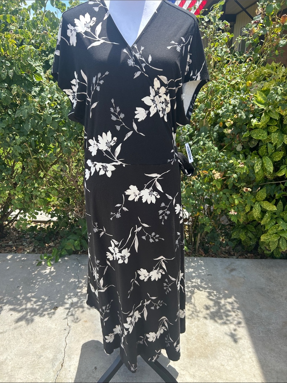 Old Navy Wrap-Front Tall Midi Dress with White Floral Print - Picture 2 of 10